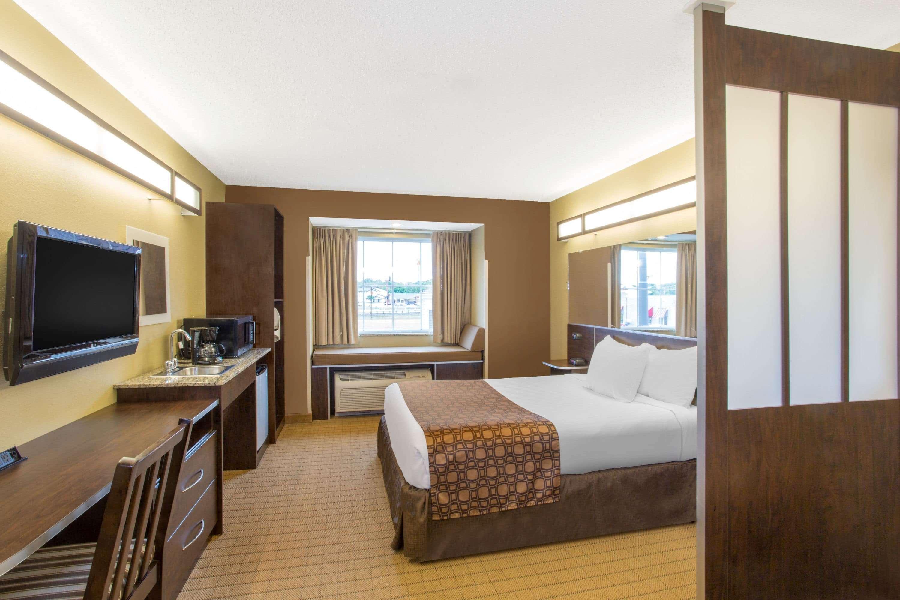 Hotel Microtel & Pa 4*