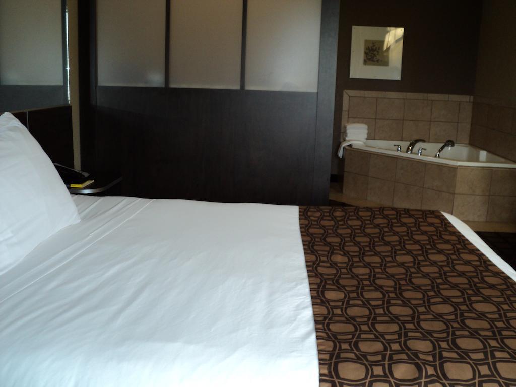 Microtel & Pa Hotel